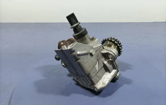BMW X1 E84 Fuel injection high pressure pump 8510865