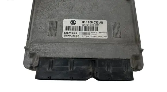 Skoda Fabia Mk1 (6Y) Engine control unit/module 03E906033AB 3PG7002 5WP4422302