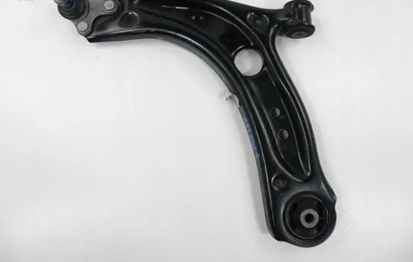 Volkswagen Golf VII Front lower control arm/wishbone 5Q0407151R
