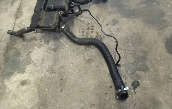Peugeot 607 Oil breather separator 9653275280
