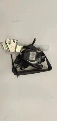 Nissan Leaf II (ZE1) Front seatbelt 638264901L
