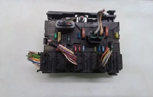 Peugeot 207 Fuse box set 9661086980
