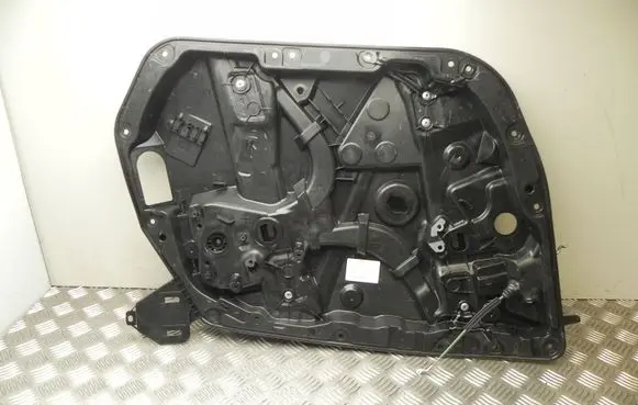 Mercedes-Benz C AMG W205 Front door window regulator with motor C08732106 I12132