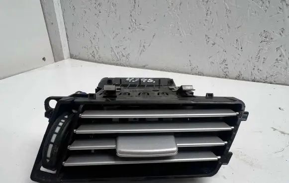 Mercedes-Benz E W212 Dashboard side air vent grill/cover trim A2128302754 06822001