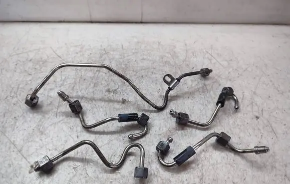 Nissan X-Trail T32 Fuel line pipe