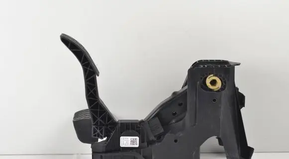 Volkswagen PASSAT B8 Brake pedal 5Q1723058AJ 05042016