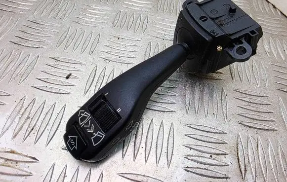 BMW 5 E39 Wiper control stalk 8375408