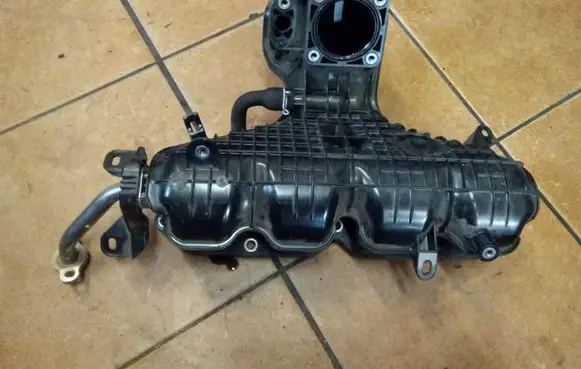 Toyota Prius (XW30) Intake manifold 1712037054