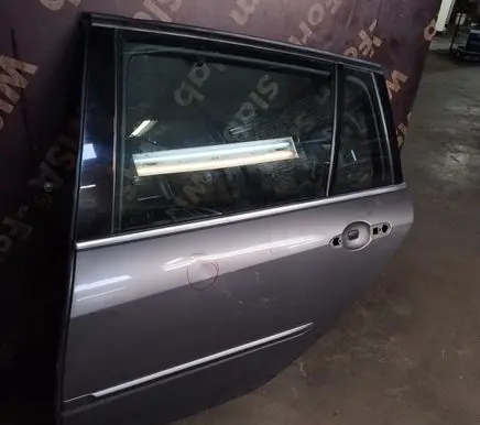 Renault Laguna III Rear door 