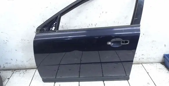 Volvo V70 Front door