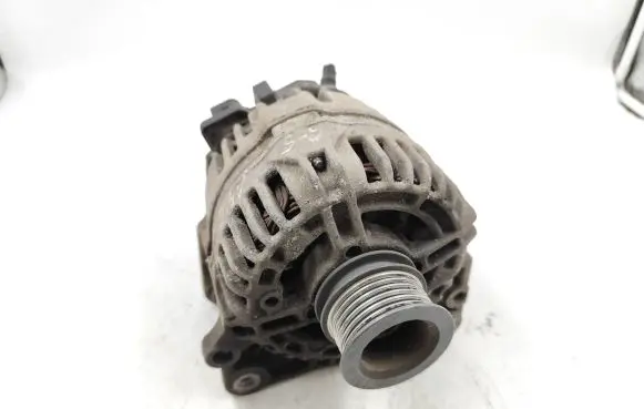 Skoda Octavia Mk2 (1Z) Generator/alternator 36903024j 0124325127