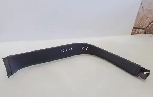 Ford Focus Tailgate/trunk side cover trim 
