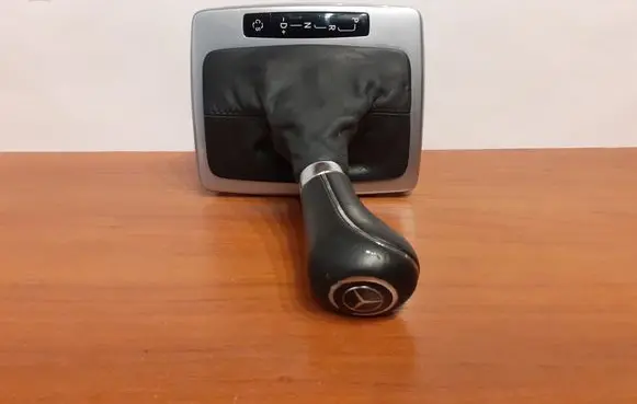 Mercedes-Benz E A207 Gear lever shifter trim leather/knob A2122670588 A2072670510