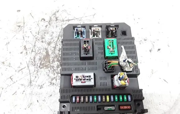 Citroen C2 Fuse module 9659285680