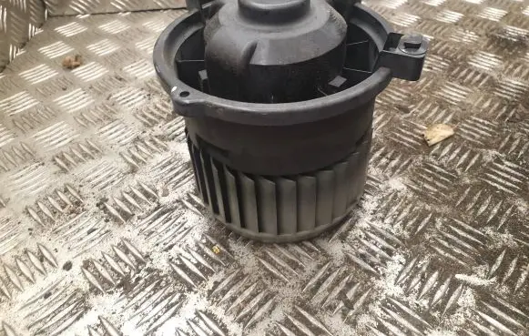 Mitsubishi Colt Heater fan/blower 1736006902