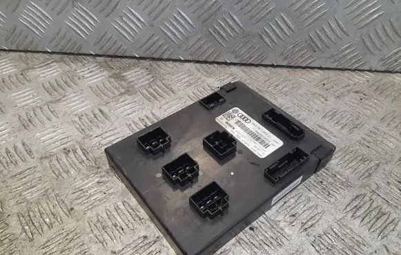 Audi A5 8T 8F Comfort/convenience module 8K0907063D 05021001