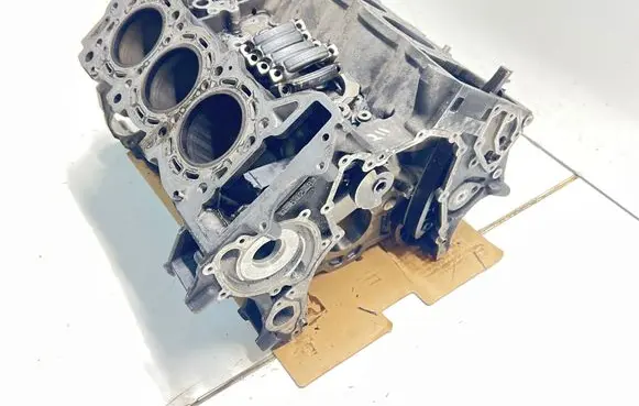 Mercedes-Benz E W211 Engine block R6428105
