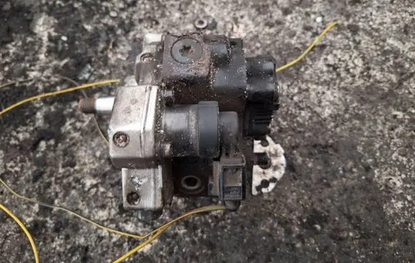 Audi A6 S6 C6 4F Fuel injection high pressure pump 0445010125 059130755j