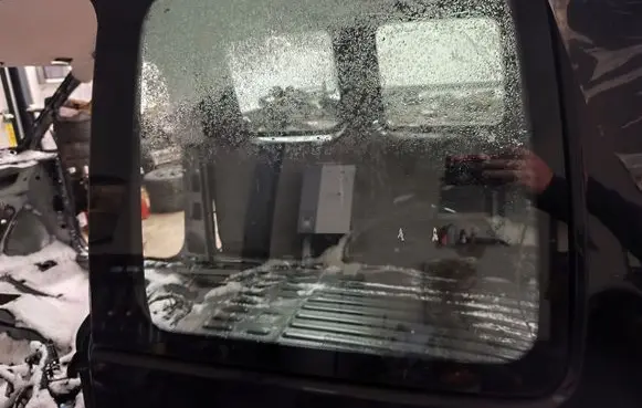 Volkswagen Caddy Rear side window 