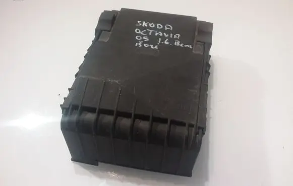 Skoda Octavia Mk2 (1Z) Fuse module 1K0937124K