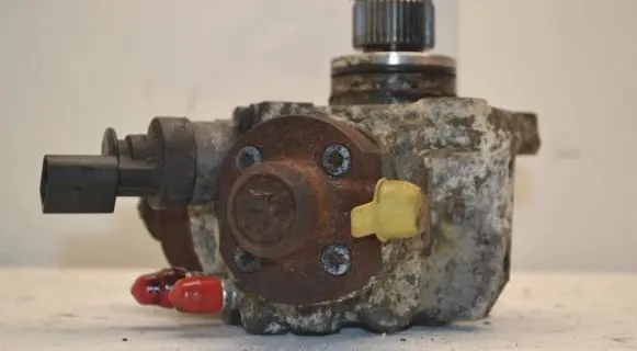 Audi A6 S6 C7 4G Fuel injection high pressure pump 059130755CA 09130219 0445010683