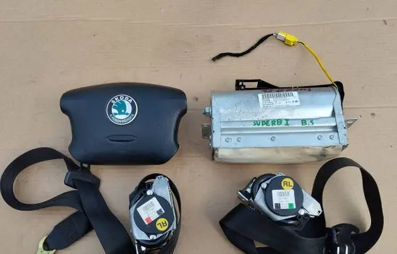 Skoda Superb B5 (3U) Airbag set 3U0880201E 3B0880204G 561079801