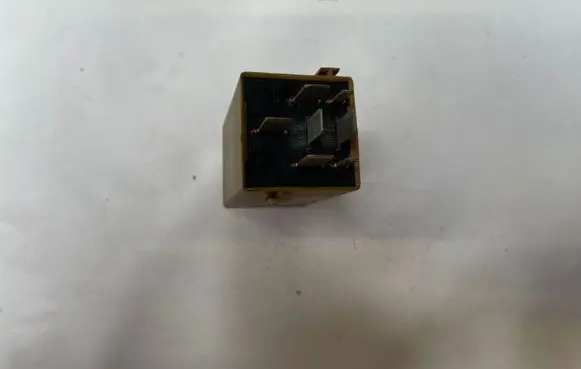 BMW 5 E60 E61 Window control relay 61368384505
