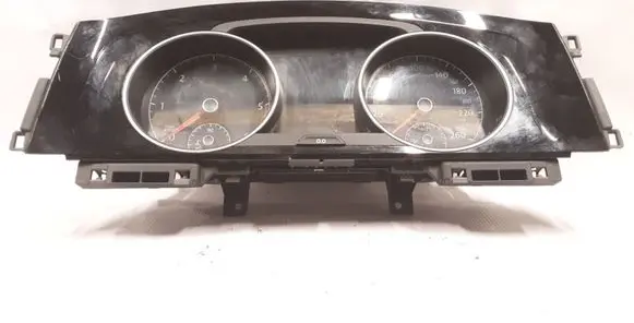 Volkswagen Golf VII Speedometer (instrument cluster) 5G0920860A