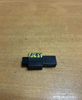 Volkswagen Touran III AUX in-socket connector 5U0035726 F5650