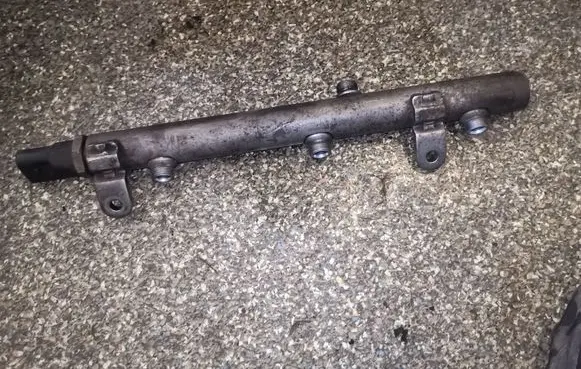 Mercedes-Benz E W211 Fuel main line pipe A6420700695