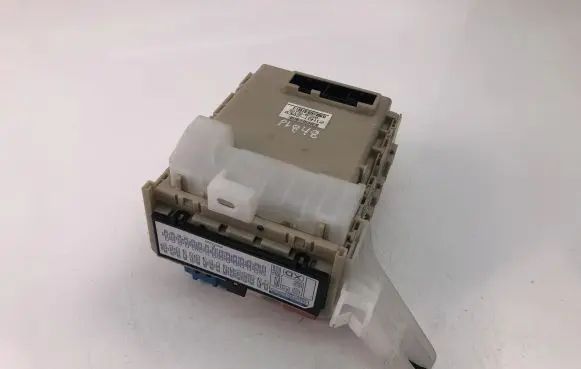 Toyota Verso Fuse box set 827300F320
