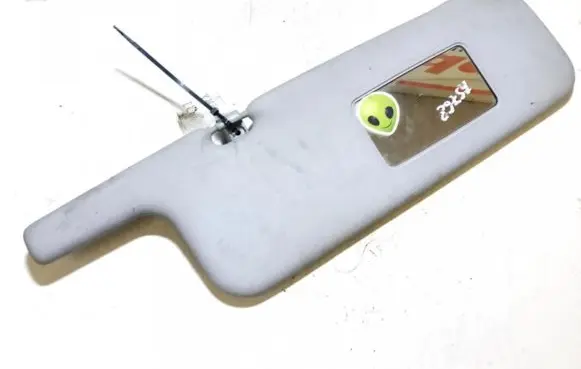 Mitsubishi Carisma Sun visor