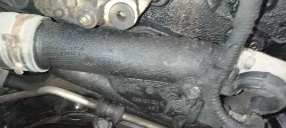Skoda Octavia Mk2 (1Z) Engine coolant pipe/hose 038121132G