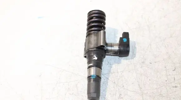 Audi A4 S4 B7 8E 8H Fuel injector 03G130073T