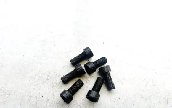 Volkswagen PASSAT B6 Nuts/bolts 