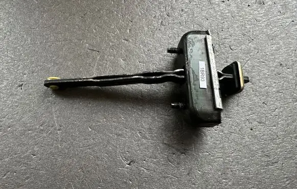 Nissan Patrol Y60 Rear door check strap stopper 9047106J10