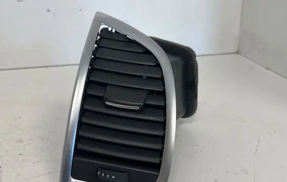 Audi Q7 4L Dashboard side air vent grill/cover trim 4L0820901