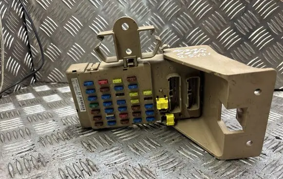 Subaru Outback Fuse module 82201AG010