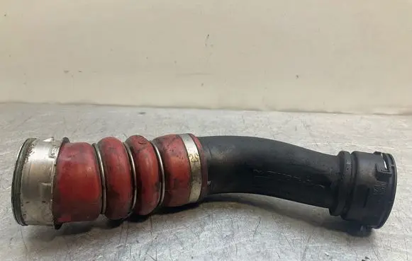 BMW X5 E70 Intercooler hose/pipe 7583716