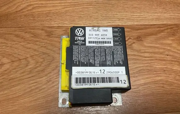 Volkswagen PASSAT B6 Airbag control unit/module 3C0909605M 391125 10H030S2522