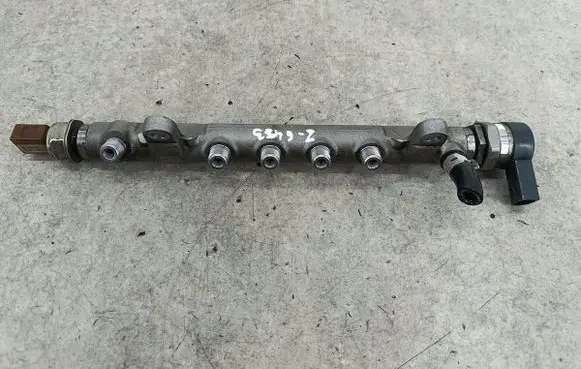 Volkswagen PASSAT B6 Fuel main line pipe 