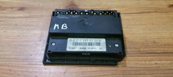 Mercedes-Benz E W210 Other control units/modules 2105450332 3x2339