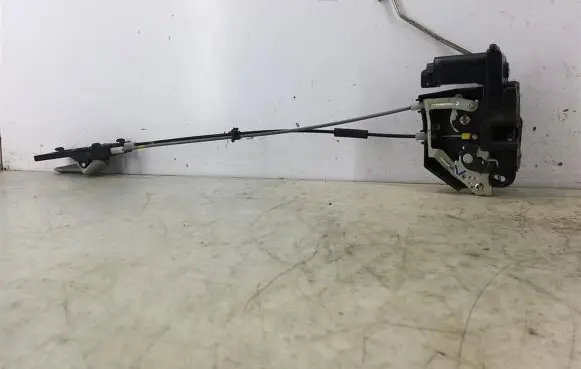 Hyundai i10 Front door lock