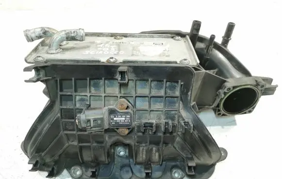 Volkswagen Scirocco Intake manifold 03C129711AD 13112008 10153