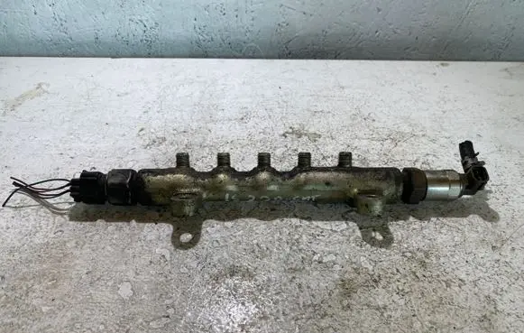 Lexus IS 220D-250-350 Fuel main line pipe