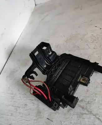 Skoda Fabia Mk2 (5J) Fuse module 6r0937550a 6r0915345e 6r0937617