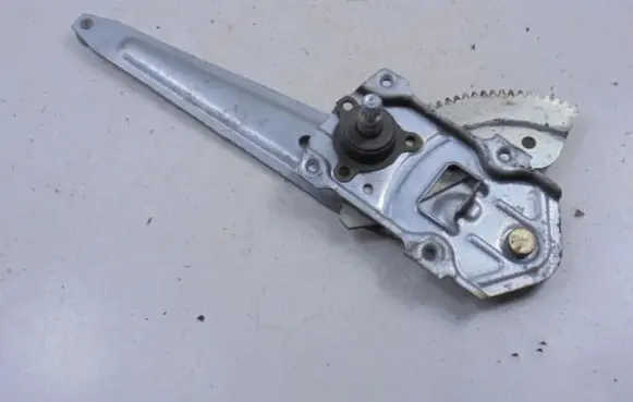 Suzuki Ignis Rear door manual window regulator 