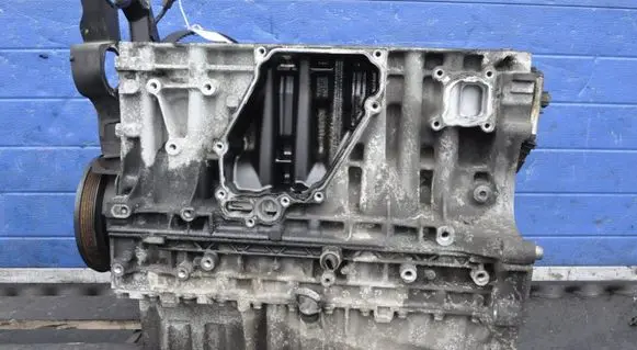 Volvo S60 Engine block D5204T3