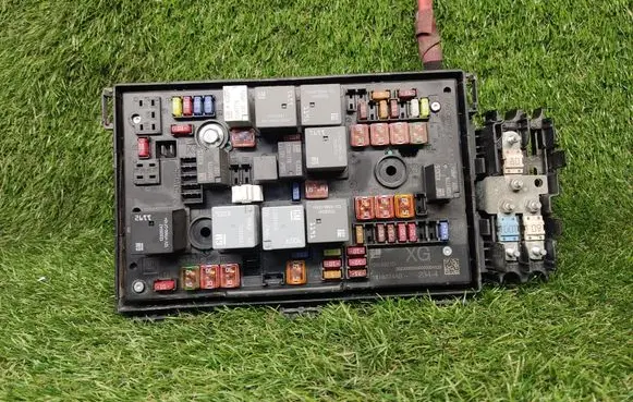 Opel Zafira C Power management control unit 13449210 13449210XG