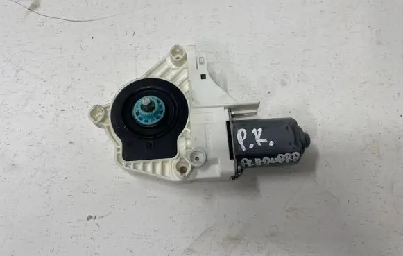 Seat Alhambra (Mk2) Front door window regulator motor 8K0959802